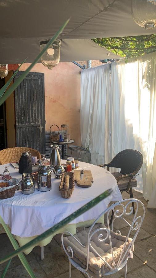 La Villageoise, Chambre Troglodyte Pitoresque Au Coeur Du Village Rognes Esterno foto